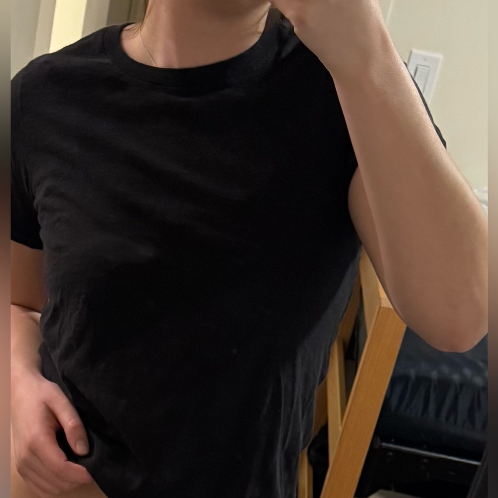 HANES BLACK TEE
